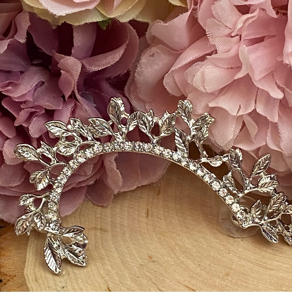 Whimsical Crystal Fairy Leaves Earring Cuff - Picture 15 of 16
